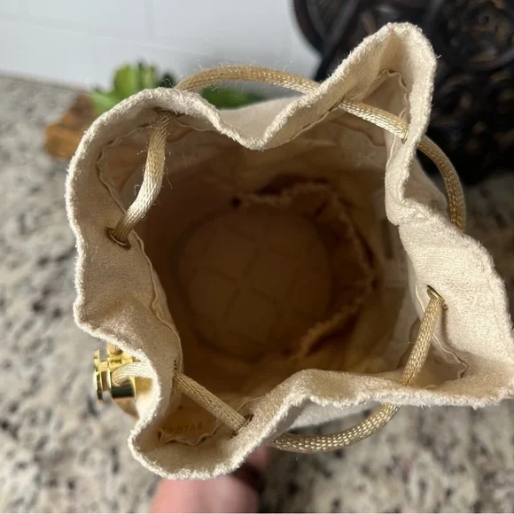 Bvlgari x Emirates Metallic Drawstring Pouch - Picture 6 of 11